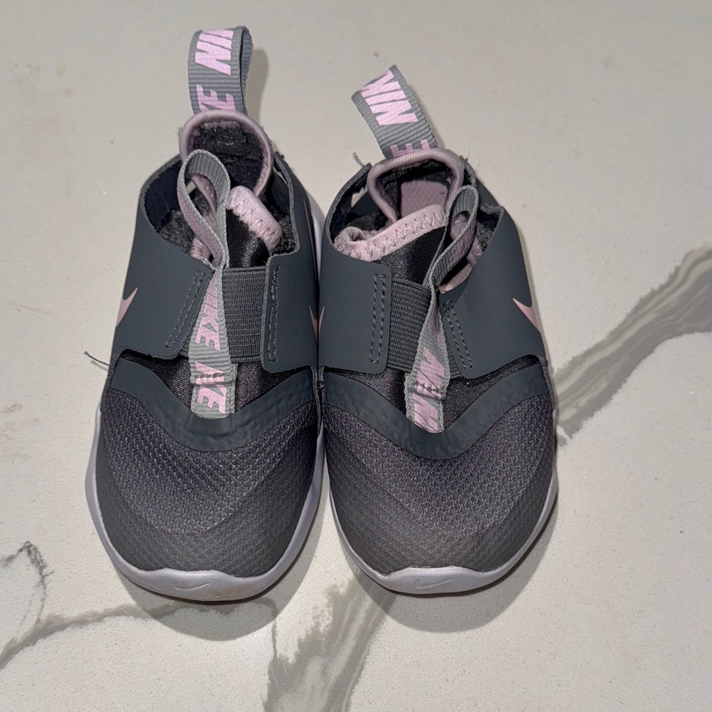 Nike Girls Toddler 6 Gray Pink Slip On Sneakers